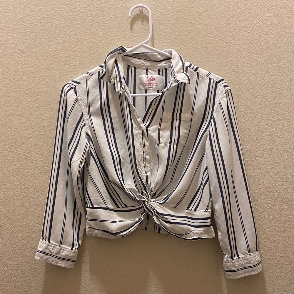 Button-Front Twist Hem Striped Crop Top - White/Navy size 12